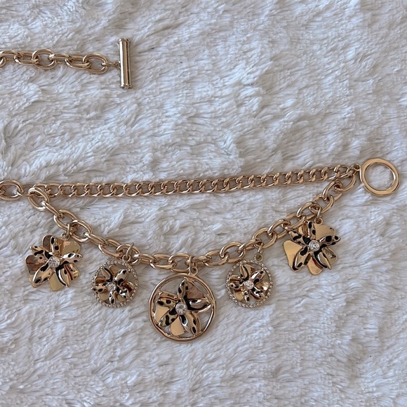 Gold Tone Flower Charm Guess Necklace - Picture 5 of 5